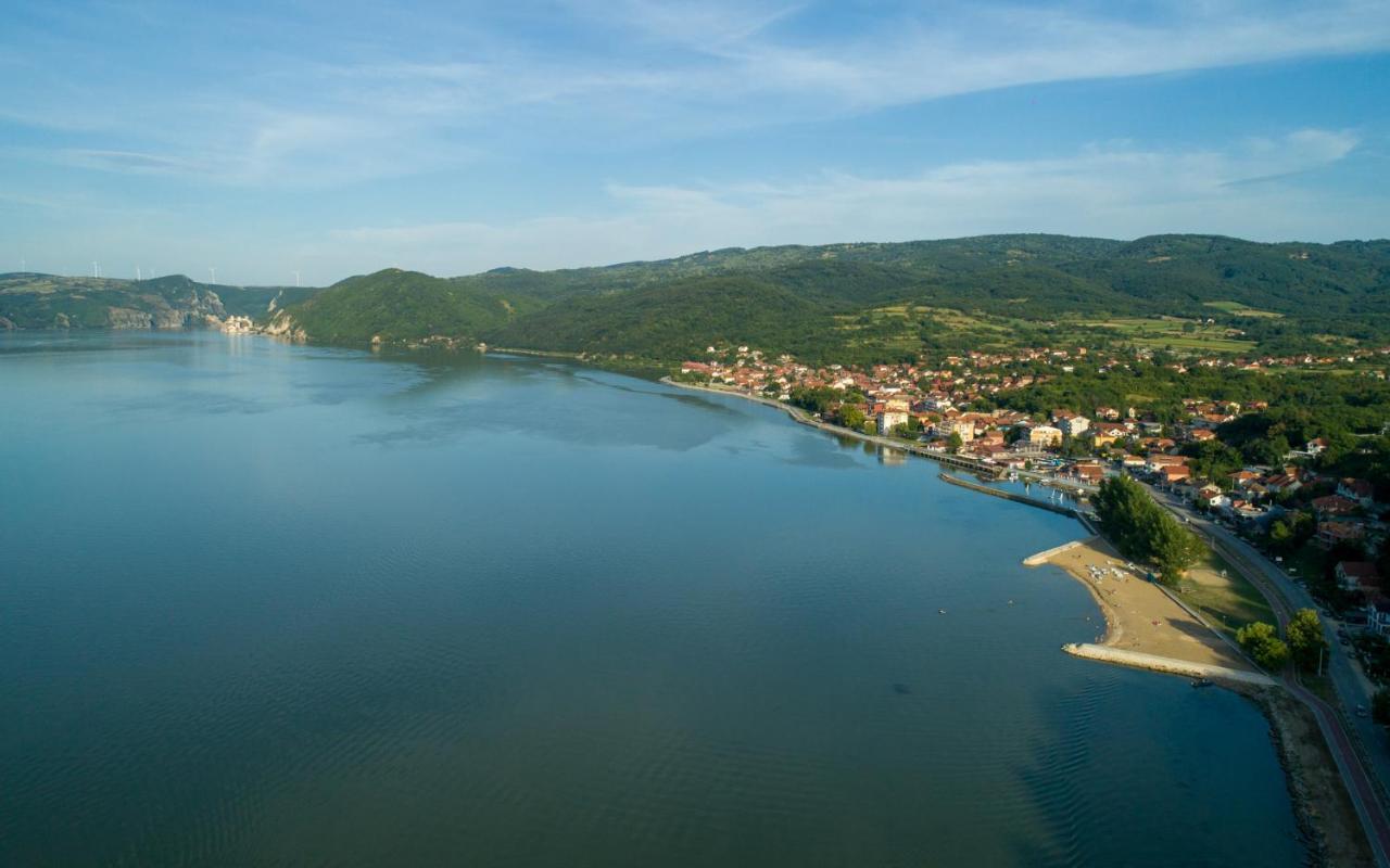 Apartmani Nina Golubac Extérieur photo